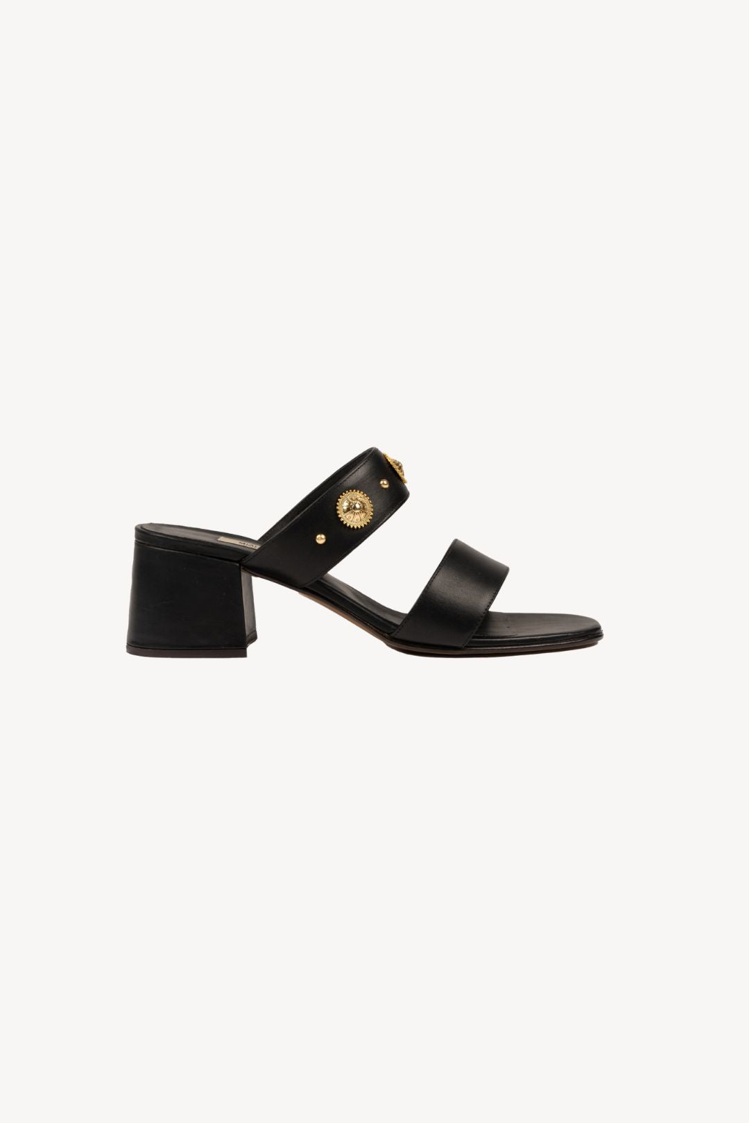 BLACK STUDS COMFY